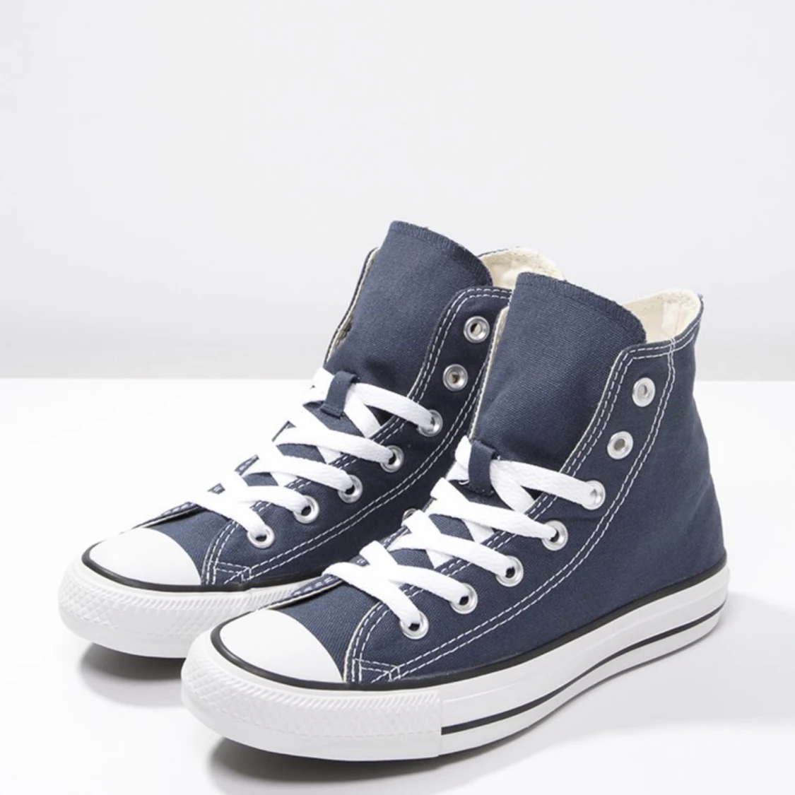 Navy converse  - 90