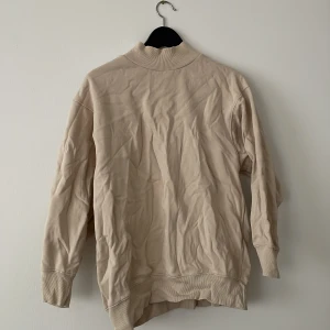 Sweater - Snygg beige sweater strl small-medium