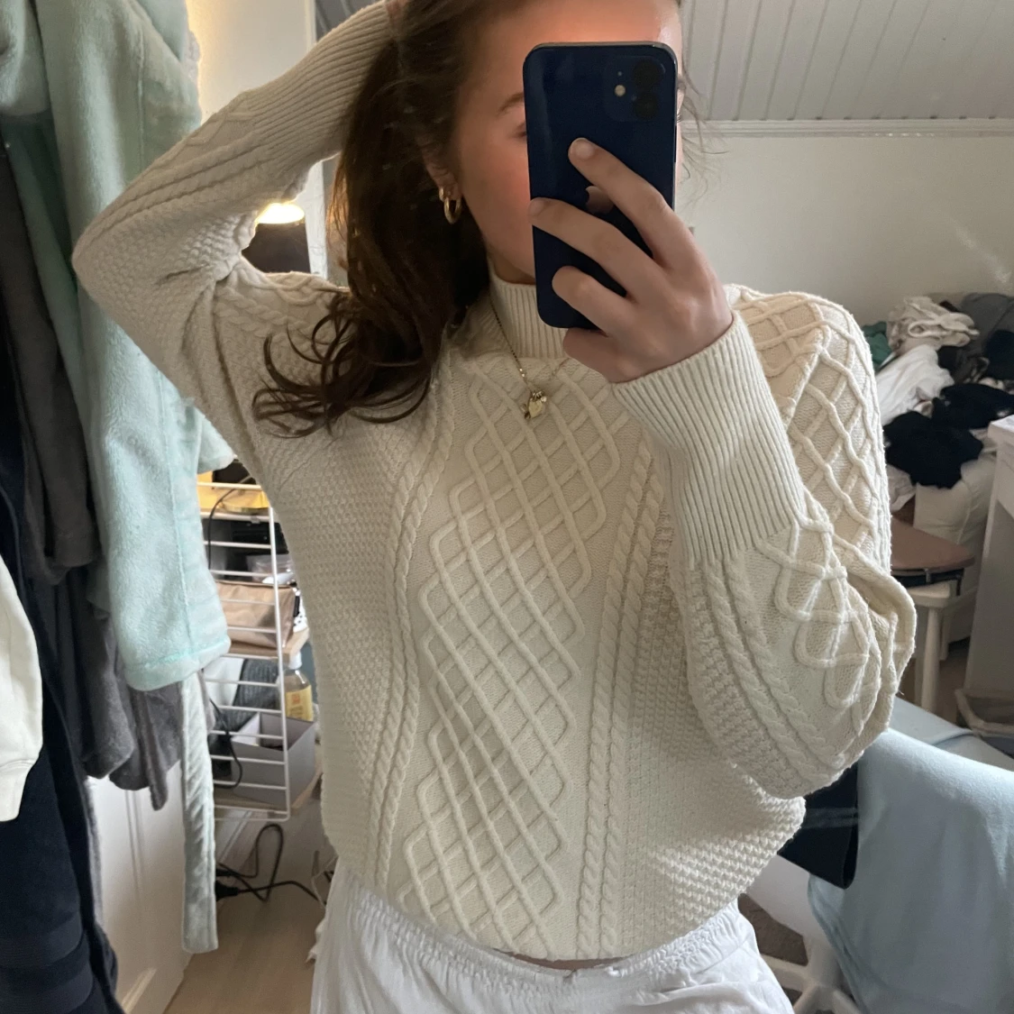 Offwhite stickad tröja 