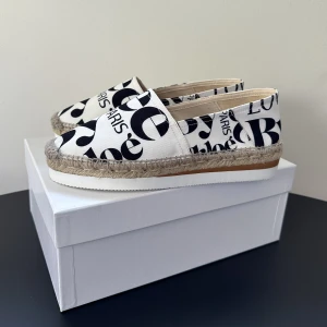 Espadrillos - Säljer dessa helt nya oanvända skor från see by chloe. Säljer pga försmå och ångerrätten är förbi. Köpta för cirka 2500kr 