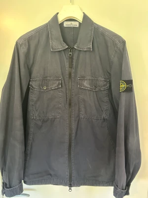 Stone island overshirt  - Stone island overshirt i strlk L passar M också!