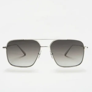 Chimi Steel Pilot - INTRESSEKOLL! Gråa pilotglasögon från chimi, steel collection, rostfritt stål. Superfint skick, använda någon enstaka gång. Kommer inte till så stor användning, kanske passar bättre hos någon annan! Förpackning följer med. Nypris 1400