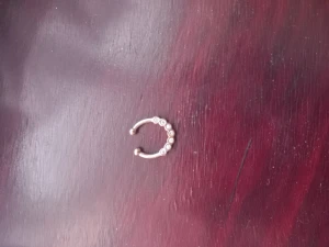 Fake näspiercing - Jättefin fake näspiercing! 