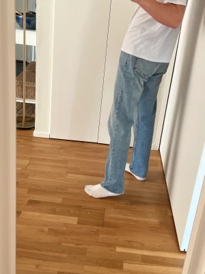 Weekday Space Jeans - 31/32 Sjukt sköna   Ordinarie pris 600kr