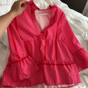 Blus  - Intressekoll på denna underbart fina blus <3 storlek s