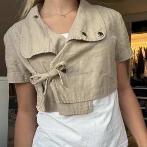 Bolero - Säljer denna sååå fina bolero!😍 passar så bra nu till sommarn och är i toppskick💋 