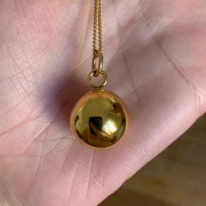 Skultuna  - Skultuna guldplaterat halsband, inget att anmärka på, nyskick. Nypris runt 1000kr. Kan mötas upp i centrala Stockholm eller skicka mot fraktkostnad. 