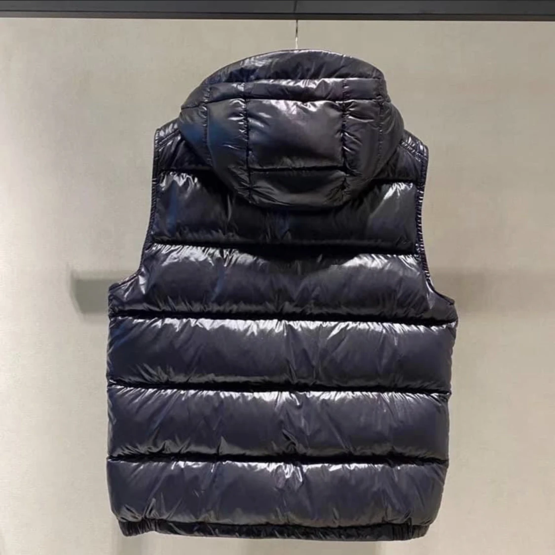 Moncler Bormes Hooded Down Vest Black - 91
