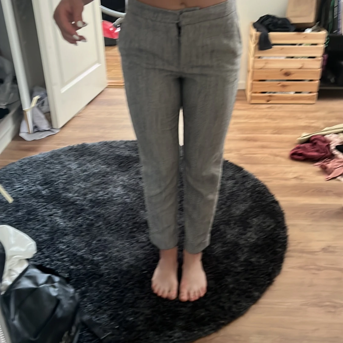 Grå rutiga kostymbyxor