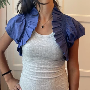 Najs blå bolero🙏🏻💖 - Superfin blå bolero!!!! Storlek S