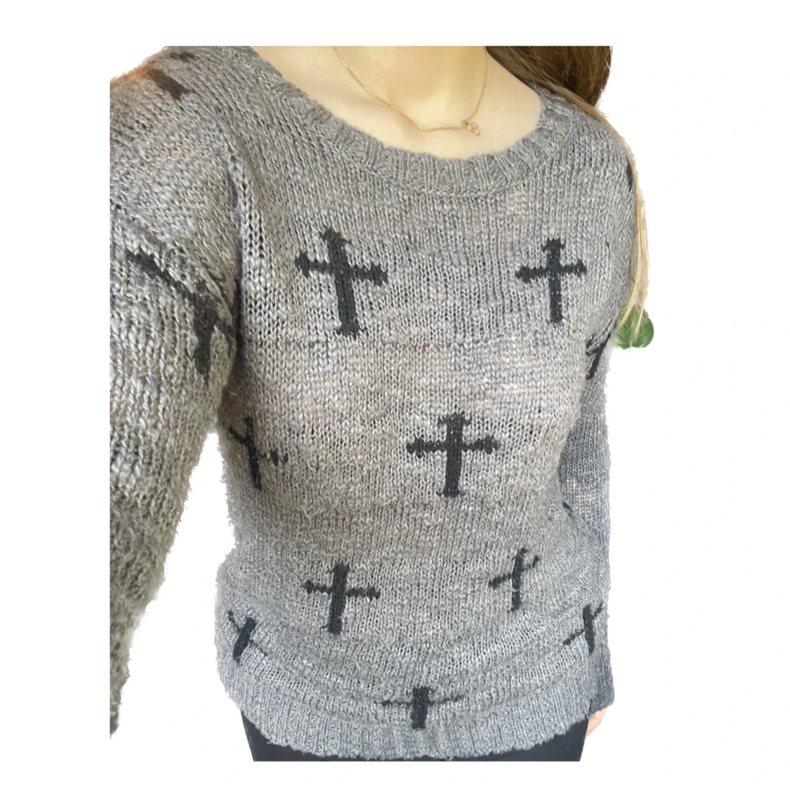 Grå stickad tröja med kors - 90