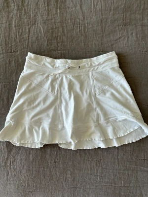 Tennis skirt - Mini tennis kjol från Casall. Fått i present men passar inte så är i väldigt bra skick. 