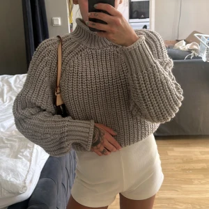 Stickad tröja  - Stickad tröja oanvänd