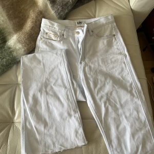 Eytys jeans  - Säljer dessa snygga eytys jeans! Använda typ en gång så i väldigt bra skick.