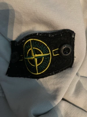 Stone island tröja  - Säljer nu min fina stone island tröja. Använt men i bra skick. 