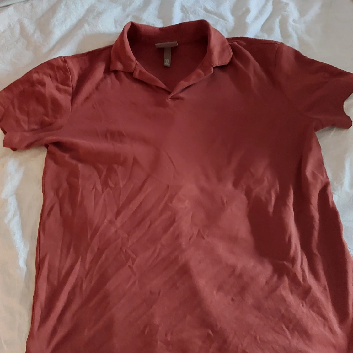 Vinröd pikétröja - 91