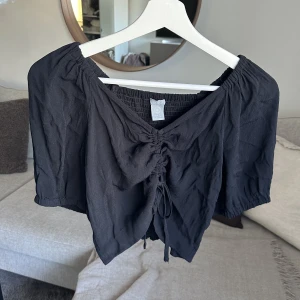 Topp - Fin topp från Lindex som inte kommer till användning🖤