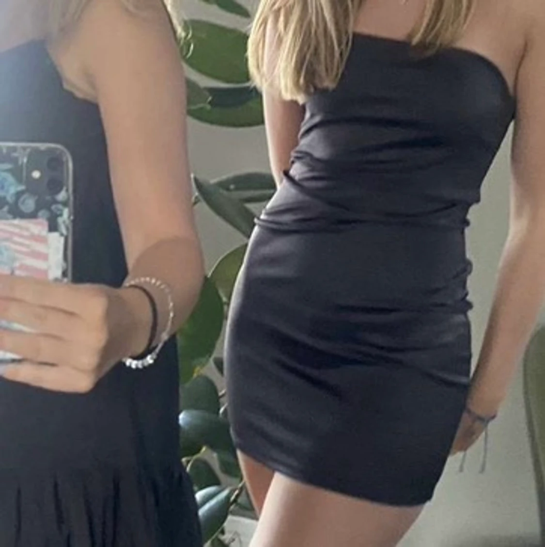 Svart miniklänning  - 90