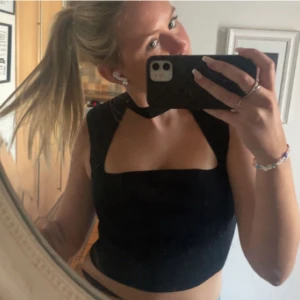 Zara topp - säljer min söta zara topp i hopp om att någon ska få mer användning för den än jag😇