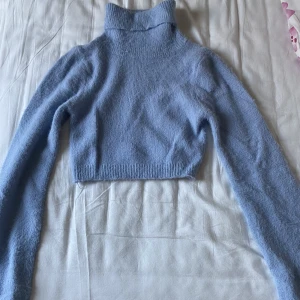 Polo magtröja  - Blå polo magtröja från SHEIN, storlek S. Använt 1 gång.