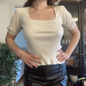 Topp Carin Wester - Så fin topp från Carin Wester!  Storlek M 🧡