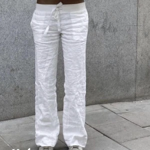 Linnebyxor  - Intressekoll på dessa populära linnebyxor från alobha, skriv gärna prisförslag💗 (bud på 820kr)