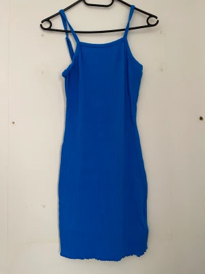 Klänning  - Använd 1 gång