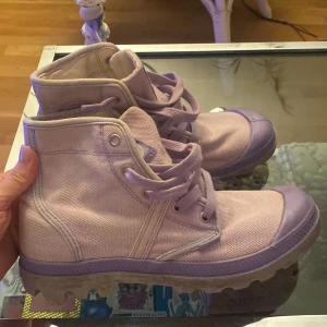 Lila palladium - Använda lila palladium skor,storlek 40