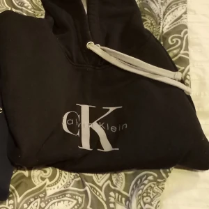 Hoodie calvin  - Strl S 