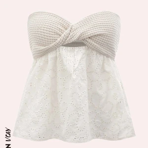 Trendig topp från SHEIN, strl M - Trendig beige topp från SHEIN. Storlek M. Aldrig använt då jag köpte flera storlekar och orkade inte lämna tillbaka. 