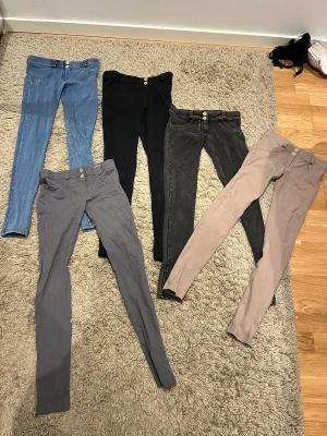 Freddy wr up - Freddy byxor i nyskick alla storlek xs  300kr styck 