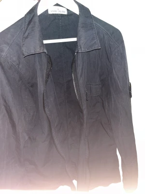 Stone Island Overshirt  - Knappt använd Overshirt från Si skön och slapp!