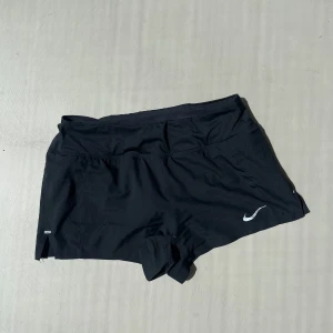 Träningsshorts Nike - Träningsshorts från Nike, inga anmärkningar på dem