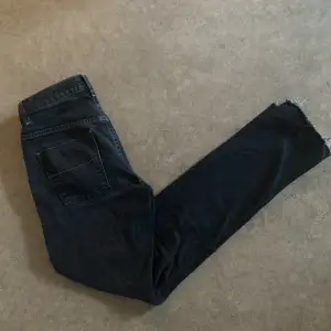 Super snygga lågmidjade Filippa k jeans. Modellen Niki black jeans. Säljer då de inte kommer till användning 