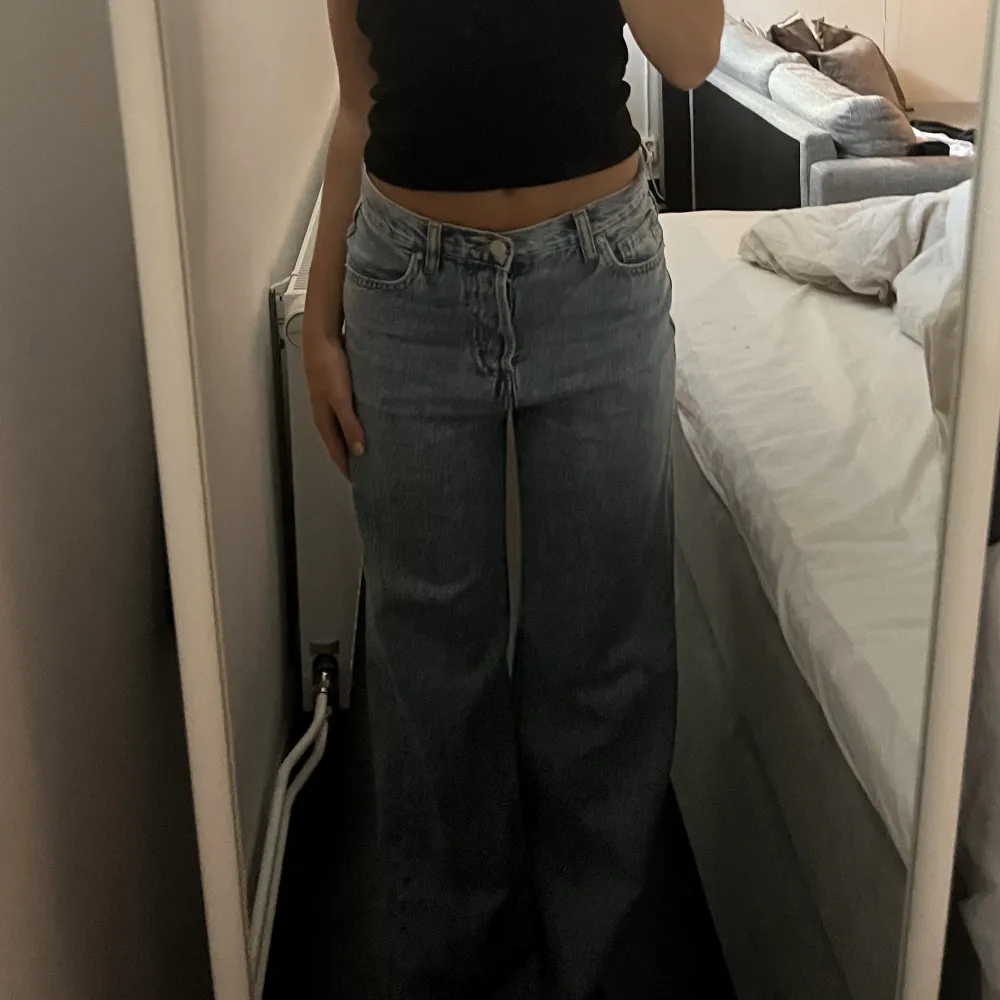 Så snygga wide leg jeans från mango⭐️🩵. Jeans & Byxor.