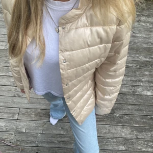 Höst jacka - Höstjacka i jättefin färg!