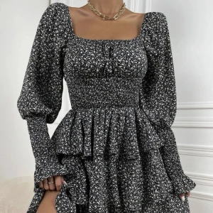 Klänning  - Jättefin klänning, använd 1 gång på midsommar 💞