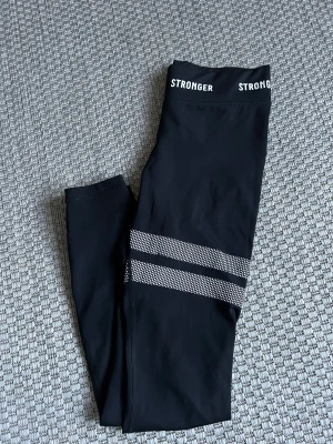 Tights stronger - Superfina svarta tights från stronger som inte kommer till användning längre.🩷🩷