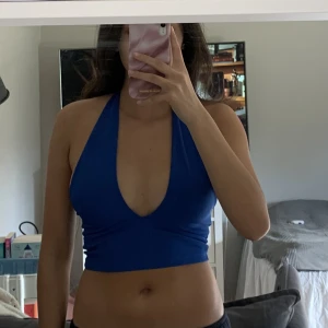 Topp - Säljer denna superfina halterneck toppen! Endast använd 1 gång 