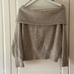 Off shoulder tröja - knappt använd💕