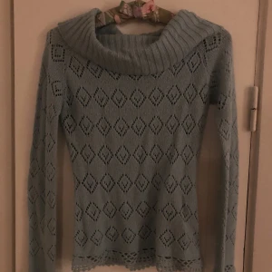 Turkos off shoulder topp - Stickad off shoulder tröja i turkos🤍