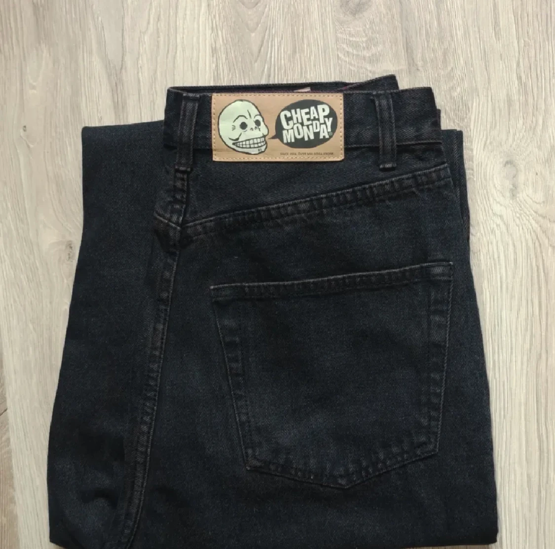 Snygga Cheap monday byxor!