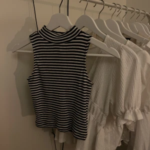 Randig topp - Jättefin randig topp från H&M strl XS/S🤍