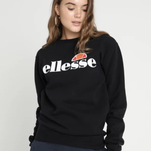 Ellesse tröja  - Svart ellesse sweatshirt🖤 är i mycket fint skick och är använd några gånger 