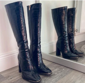 Asos 300kr - Storlek 38 köpta för 600kr 