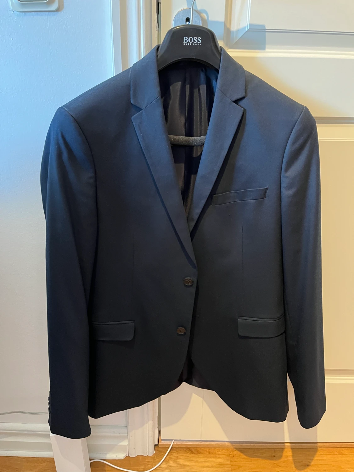 Mörkblå kostym - 90