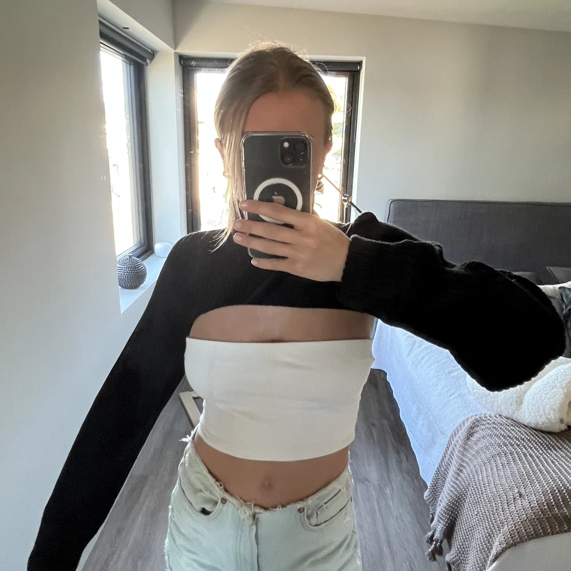 Svart stickad tröja