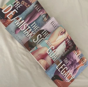 Off campus❤️ - Säljer denna populära booktok serien för 450kr❤️ varav en bok i serien kostar i snitt 200kr🫶🏼mötas i stklm❤️ annars postas❤️ du står för frakt, tryck ej på köp nu