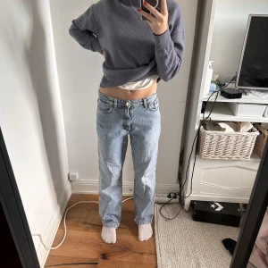 Jeans monki - Midwaist jeans från monki