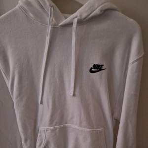 Nike hoodie vit M storlek